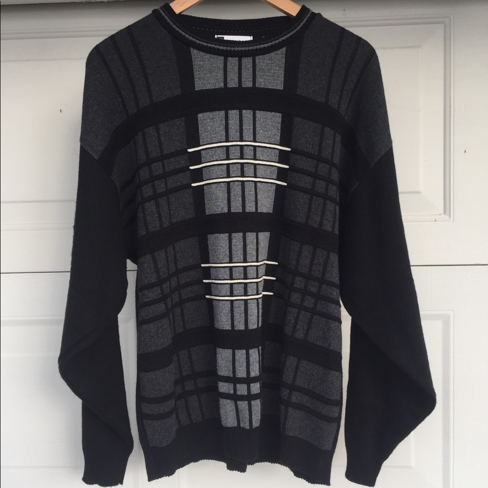 Bachrach sweater size Large in excellent shape.